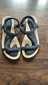 Dievčenské elegantné sandále - nové