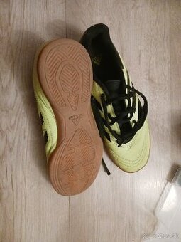 Halovky adidas 35.5, ZNIZENA CENA
