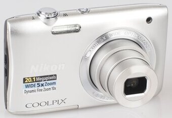 Predam fotoaparat Nikon CoolPix, 20 MPix, 5x opticky zoom.