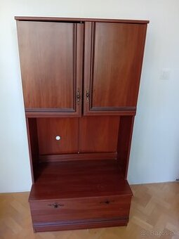 Darujem za odvoz obyvackove skrine