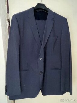 Velkost 54 HUGO BOSS 100% panenska vlna oblek