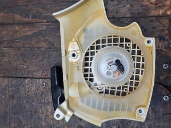 Štartovanie Stihl 211