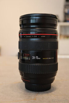 P: Canon EF 24-70mm f/2.8L IS USM Mark I