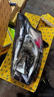 Pravý predný svetlomet  Škoda Fabia II, Roomster