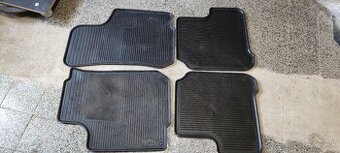 Predám vaňu batožinového priestoru combi a gumotextilné - 1