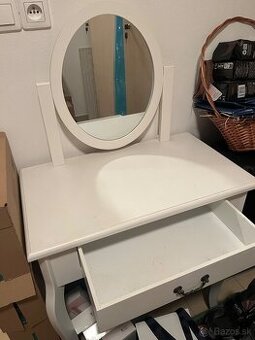 Kozmetický stolík - 1