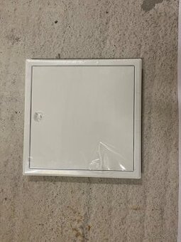 Predám plechové revízne dvierka 33,5 × 33,5 cm – nové (viac