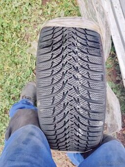 215/45 R16