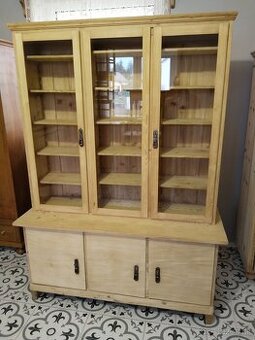 Stará knihovna, vitrína po renovaci