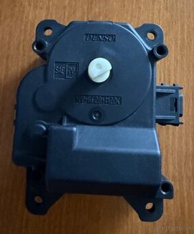 Motorček kúrenia 063700-8680 Toyota - funkčný