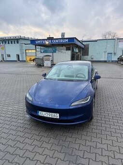 Tesla Model 3 Highland, biely interier, EAP autopilot