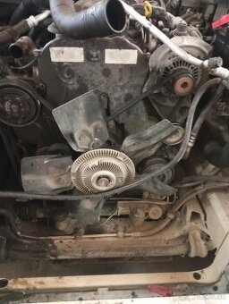 Rozpredám motor Jeep Cherokee KJ 2.5, 2.8