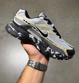 Nike Initiator "Beige-Black"