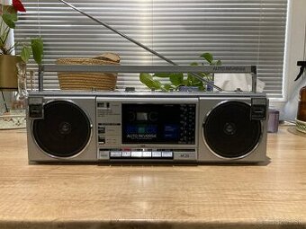 Kazetový radiomagneton Toshiba rt-sf5