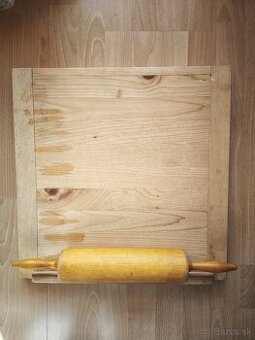 Vaľkacia doska + valček na cesto