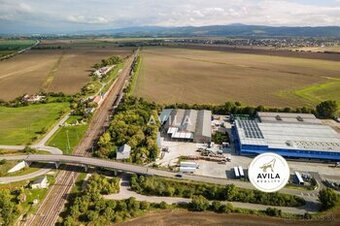 Na prenájom: Rozsiahla skladová hala 5 164 m² v priemyselnej