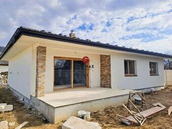 VILLA PARK HUMENNÉ – MODERNÉ BUNGALOVY S NADŠTANDARDNÝM PREV