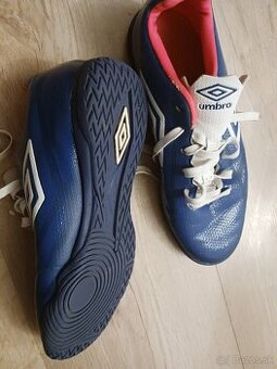 Halovky umbro 37, ZNIZENA CENA
