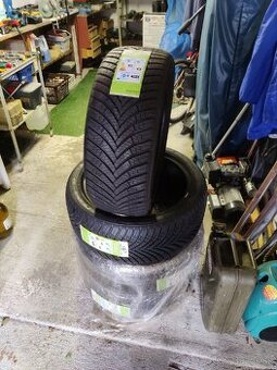 225/45 R18