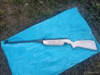 Vzduchovka slávia 631 s drazkamy na puskohlad