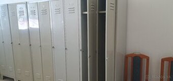 Plechové šatníkové skrine 8 ks