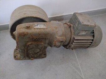 Elektromotor s prevodovkou 2 - 1