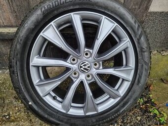 Nová celoroční sada Volkswagen T7 Multivan R18