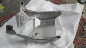 Multistrada v4 kryt pod motor