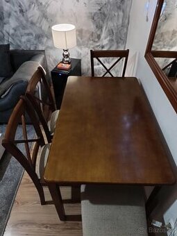 Stôl stoličky drevo