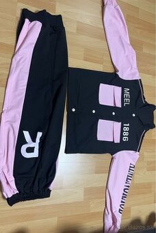 čierno-ružova súprava oblečenie