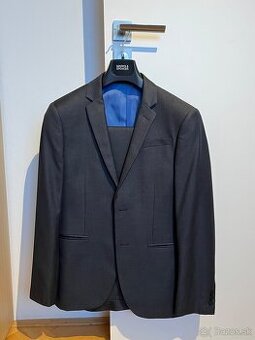 Darujem oblek Marks Spencer