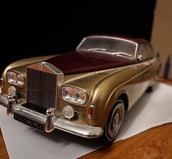 Predám tento model rolls Royce 1:18