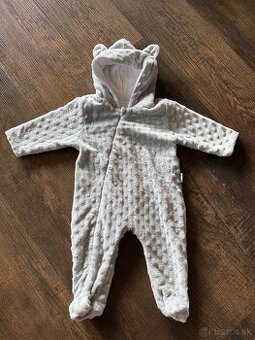 Šedý overal s uškami