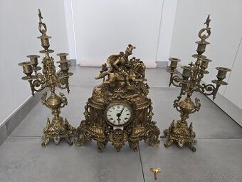 Krasne krbové hodiny a svietniky  Imperial jazdec na koni