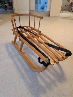 drevené zimné sánky s operadlom 90 cm
