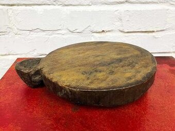 Masívna drevená krájacia doska na syr