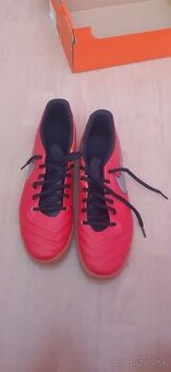 Tenisky , kopacky , salova obuv.