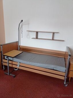 Zdrav.postel+matrac+stolík