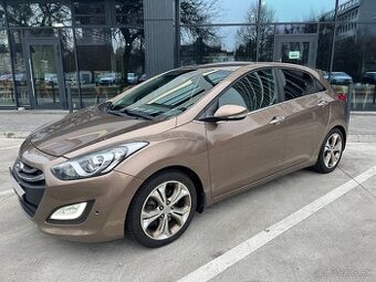 Hyundai i30 1,6 GDI 99 kW výbava STYLE