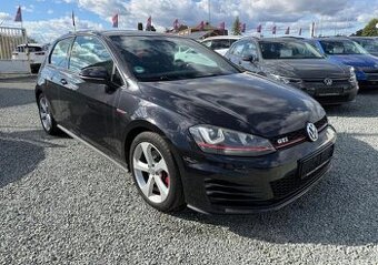Volkswagen Golf 2.0 GTI benzín manuál 162 kw
