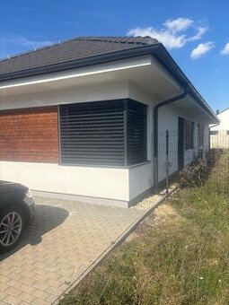 Montujem vonkajšie žalúzie(exteriérové)