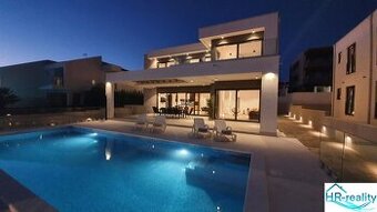 Novalja – luxusná zariadená vila len 100m od pláže