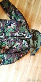 Vojenská páperová bunda