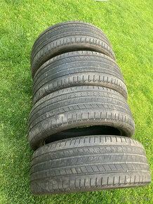 Letna sada pneu Bridgestone 245/45 R20 a 275/40 R20
