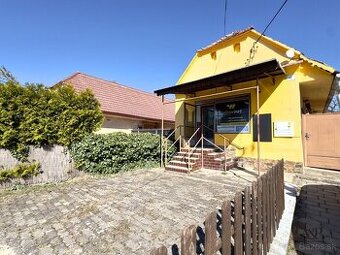 NA PREDJ RODINNÝ DOM-PODNIKATEĽSKÝ PRIESTOR, POZEMOK 826M2,