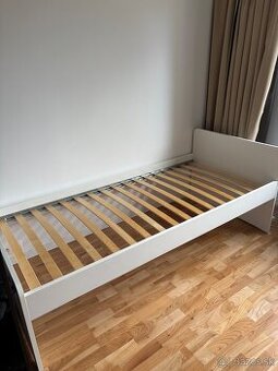 biela postel IKEA 90x200