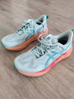 Asics Novablast 5