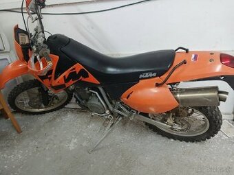 KTM 640