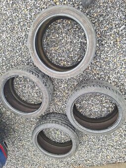 225/40 R18 - 1