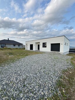 NOVOSTAVBA 4i. GARÁŽ +šatník alebo pracovňa